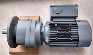 Мотор-редуктор KEB Antriebstechnik ZG03 DM63K4 Мотор-редуктор KEB Antriebstechnik ZG03 DM63K4