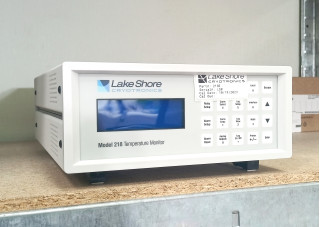 Настільний кріогенний монітор температури Lake Shore Cryotronics LS-218E Настільний кріогенний монітор температури Lake Shore Cryotronics LS-218E