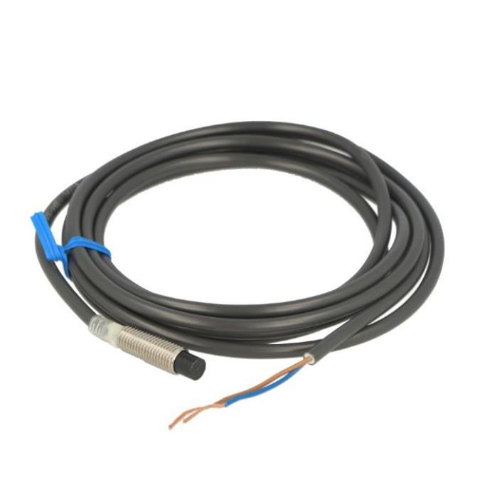 Індуктивний датчик Omron E2E-X2MC28 5M