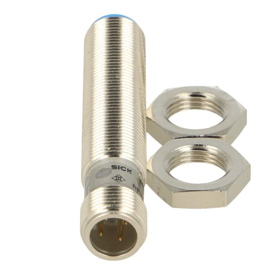 822085_3 822085_3